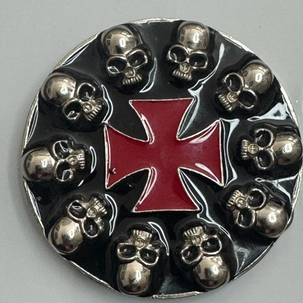 Round Skull Knights Templar Cross Belt Buckle‎ Silver Tone Black Red Metal